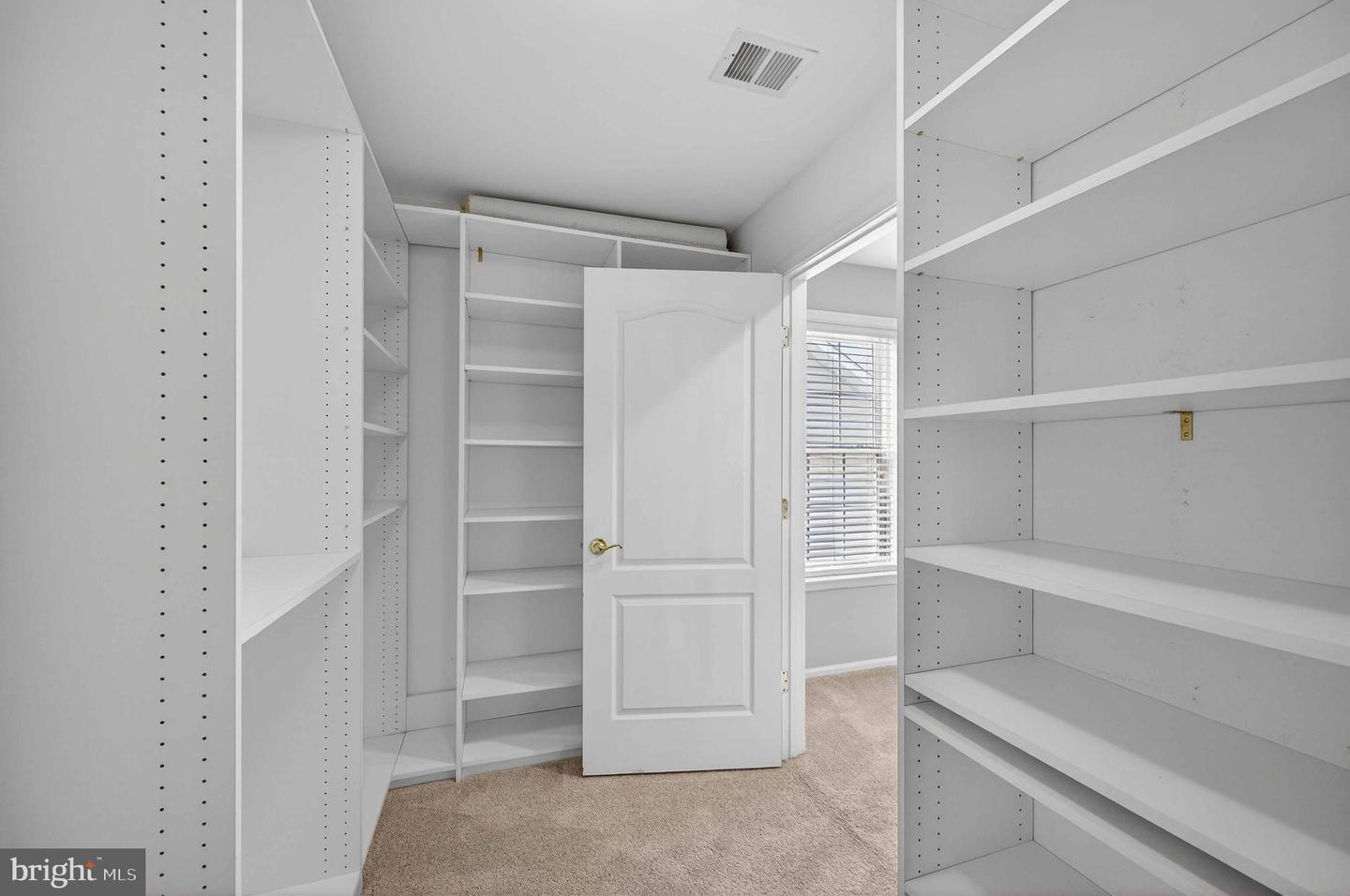 20726 CRESCENT POINTE PL, ASHBURN, Virginia 20147, 3 Bedrooms Bedrooms, ,3 BathroomsBathrooms,Residential,For sale,20726 CRESCENT POINTE PL,VALO2116590 MLS # VALO2116590