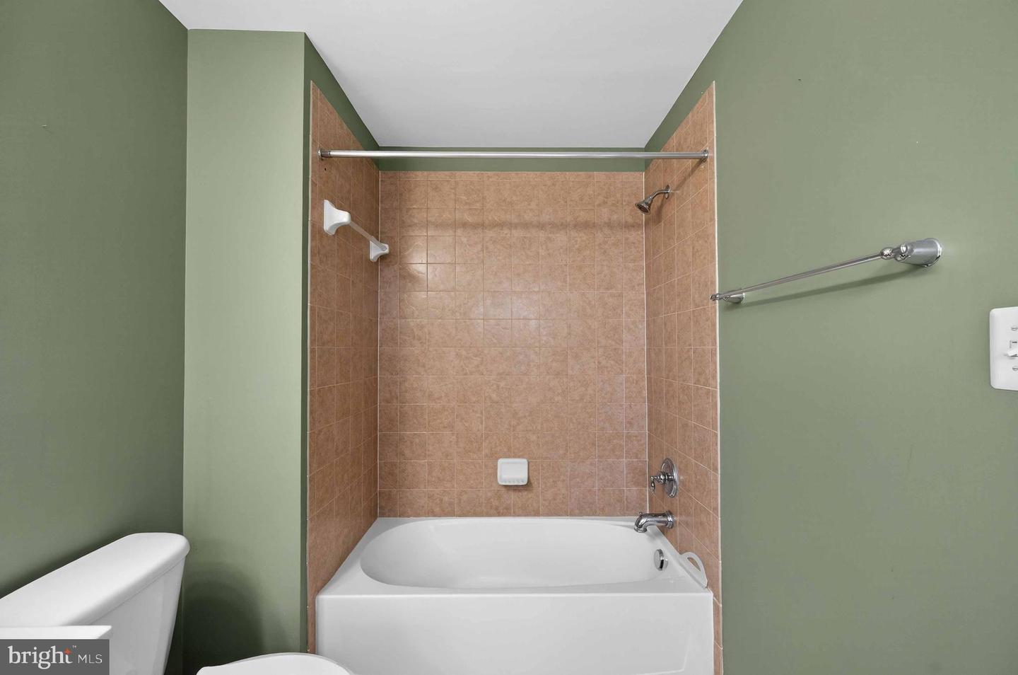 20726 CRESCENT POINTE PL, ASHBURN, Virginia 20147, 3 Bedrooms Bedrooms, ,3 BathroomsBathrooms,Residential,For sale,20726 CRESCENT POINTE PL,VALO2116590 MLS # VALO2116590