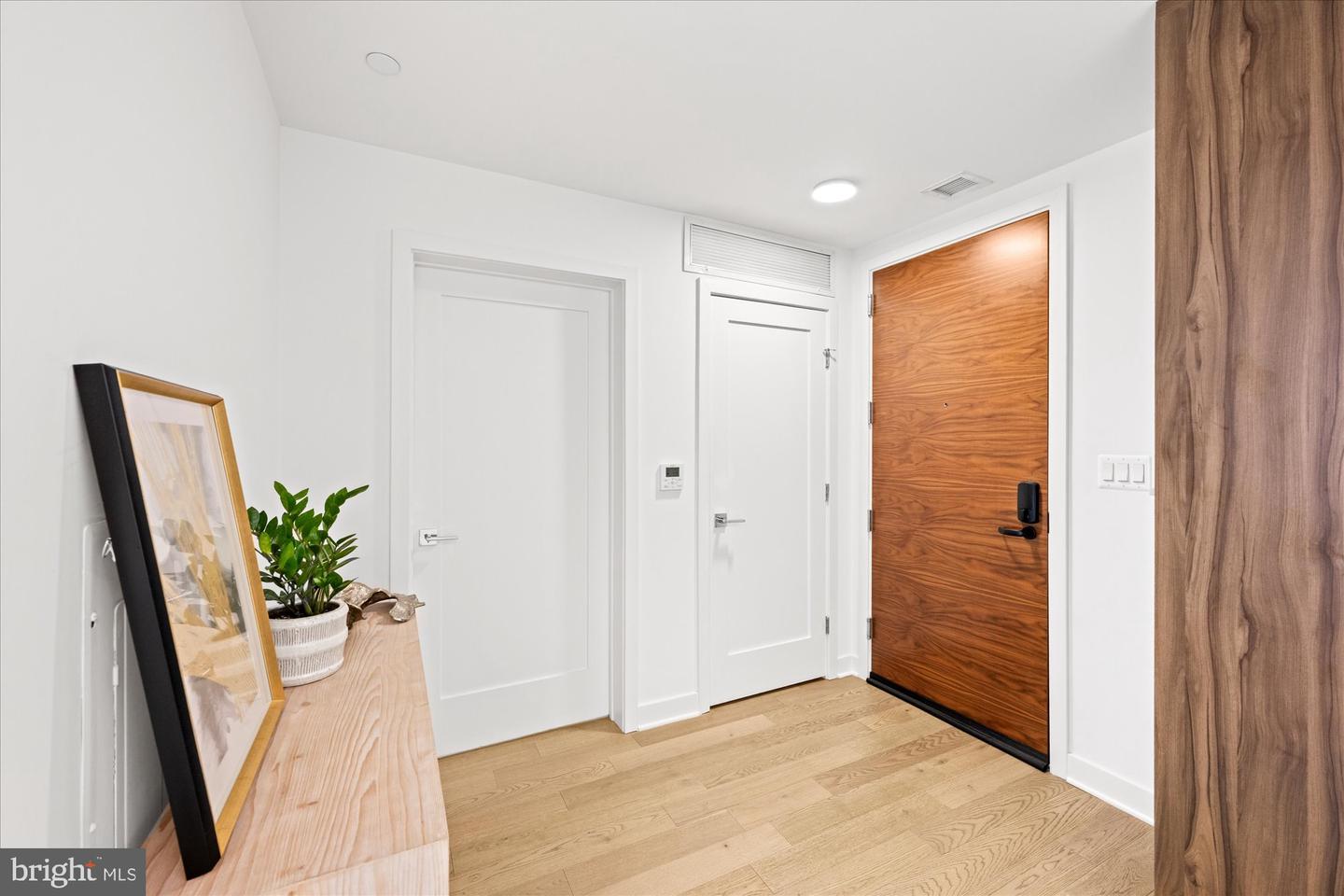 37 L ST SE #1105, WASHINGTON, District Of Columbia 20003, 1 Bedroom Bedrooms, ,1 BathroomBathrooms,Residential,For sale,37 L ST SE #1105,DCDC2247522 MLS # DCDC2247522