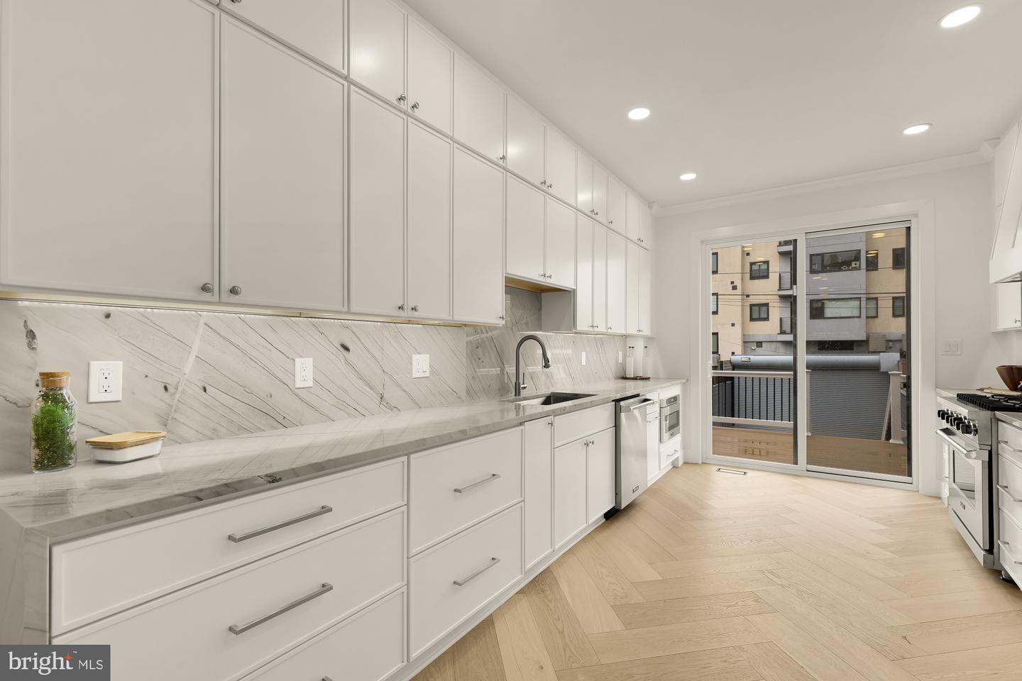 1932 11TH ST NW, WASHINGTON, District Of Columbia 20001, 4 Bedrooms Bedrooms, ,3 BathroomsBathrooms,Residential,For sale,1932 11TH ST NW,DCDC2247666 MLS # DCDC2247666