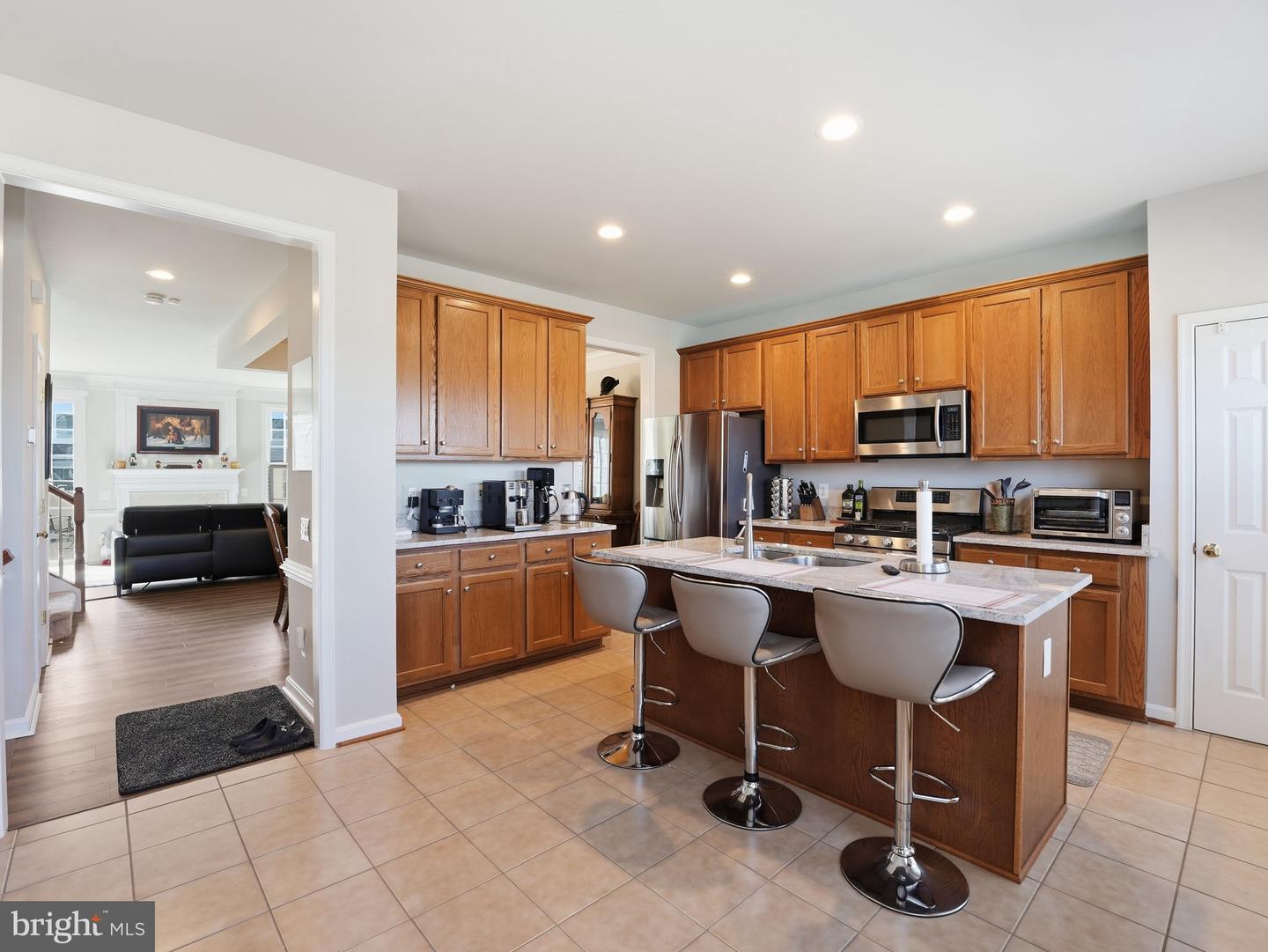 8239 RED CARNATION CT, LORTON, Virginia 22079, 3 Bedrooms Bedrooms, ,3 BathroomsBathrooms,Residential,For sale,8239 RED CARNATION CT,VAFX2292666 MLS # VAFX2292666