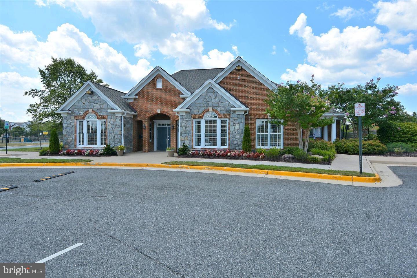 8239 RED CARNATION CT, LORTON, Virginia 22079, 3 Bedrooms Bedrooms, ,3 BathroomsBathrooms,Residential,For sale,8239 RED CARNATION CT,VAFX2292666 MLS # VAFX2292666