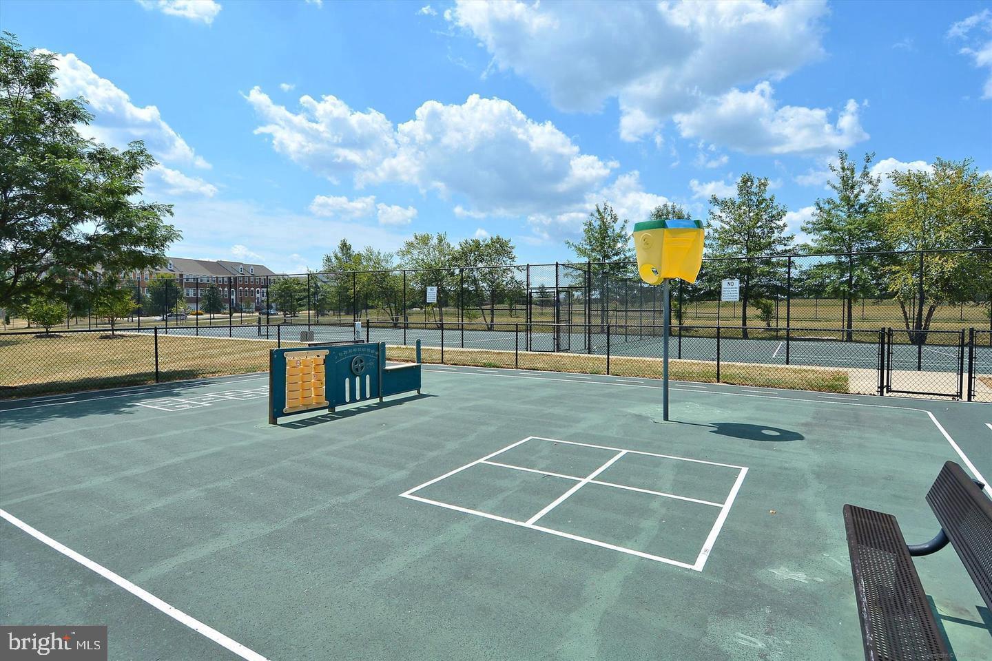 8239 RED CARNATION CT, LORTON, Virginia 22079, 3 Bedrooms Bedrooms, ,3 BathroomsBathrooms,Residential,For sale,8239 RED CARNATION CT,VAFX2292666 MLS # VAFX2292666