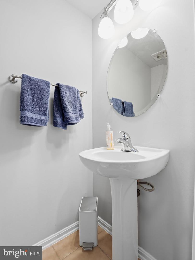 8239 RED CARNATION CT, LORTON, Virginia 22079, 3 Bedrooms Bedrooms, ,3 BathroomsBathrooms,Residential,For sale,8239 RED CARNATION CT,VAFX2292666 MLS # VAFX2292666