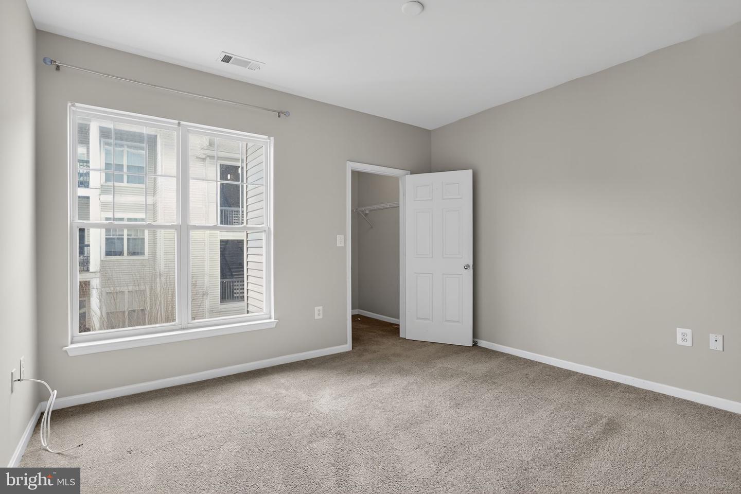 5142-J BRITTNEY ELYSE CIR #J, CENTREVILLE, Virginia 20120, 2 Bedrooms Bedrooms, ,2 BathroomsBathrooms,Residential,For sale,5142-J BRITTNEY ELYSE CIR #J,VAFX2292716 MLS # VAFX2292716