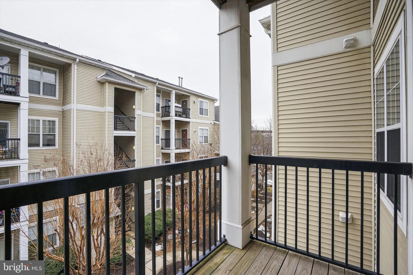 5142-J BRITTNEY ELYSE CIR #J, CENTREVILLE, Virginia 20120, 2 Bedrooms Bedrooms, ,2 BathroomsBathrooms,Residential,For sale,5142-J BRITTNEY ELYSE CIR #J,VAFX2292716 MLS # VAFX2292716