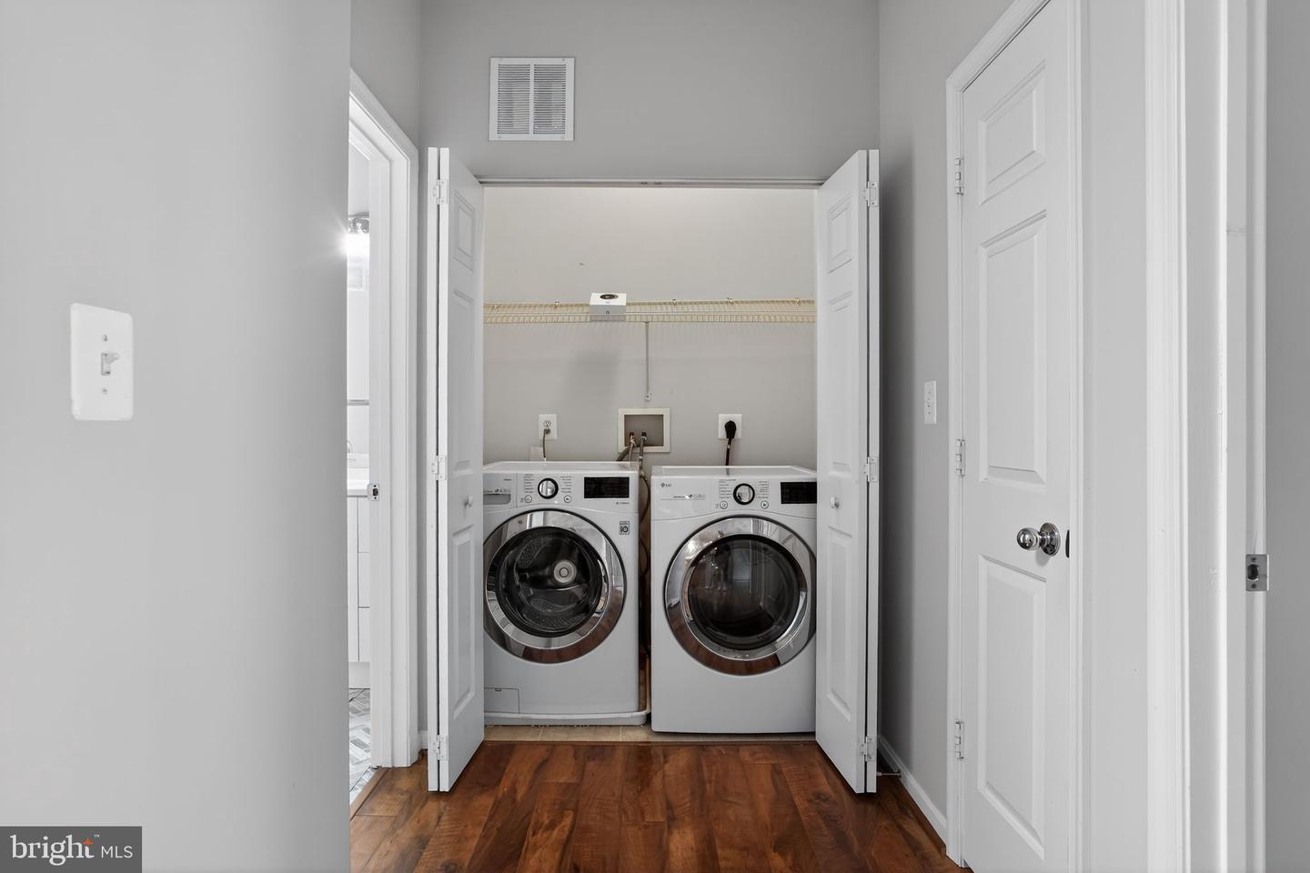 5142-J BRITTNEY ELYSE CIR #J, CENTREVILLE, Virginia 20120, 2 Bedrooms Bedrooms, ,2 BathroomsBathrooms,Residential,For sale,5142-J BRITTNEY ELYSE CIR #J,VAFX2292716 MLS # VAFX2292716