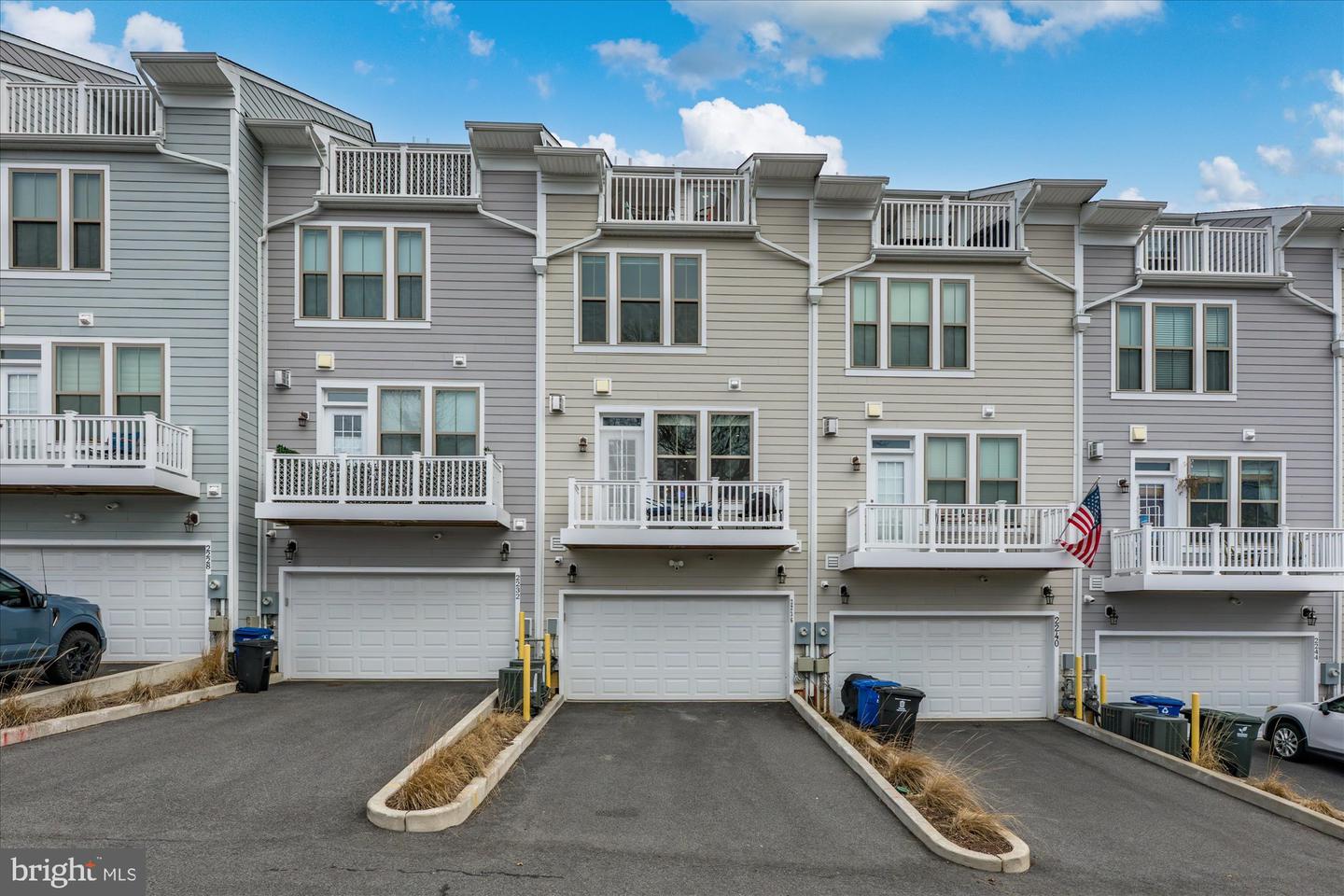 2236 S GLEBE RD, ARLINGTON, Virginia 22206, 4 Bedrooms Bedrooms, ,4 BathroomsBathrooms,Residential,For sale,2236 S GLEBE RD,VAAR2069298 MLS # VAAR2069298