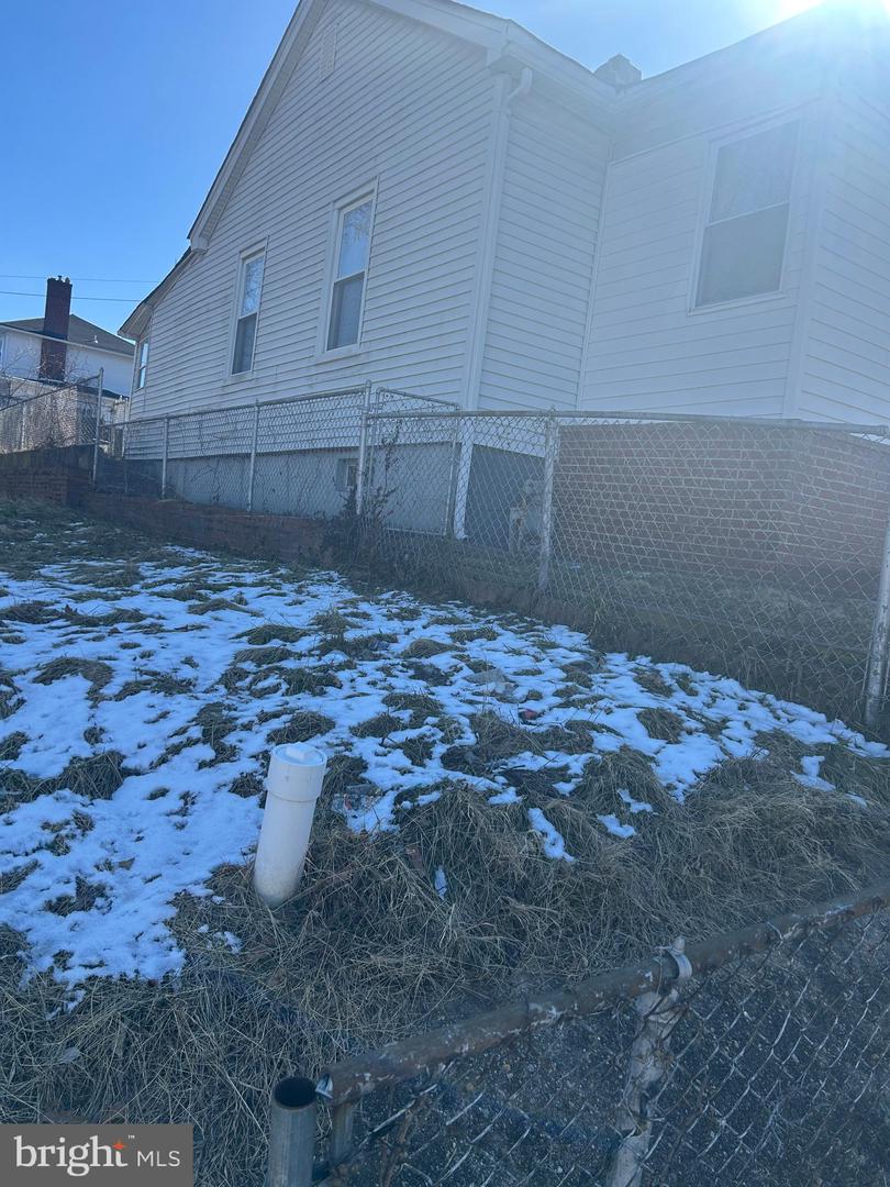 917 47TH PL NE, WASHINGTON, District Of Columbia 20019, 2 Bedrooms Bedrooms, ,1 BathroomBathrooms,Residential,For sale,917 47TH PL NE,DCDC2247766 MLS # DCDC2247766