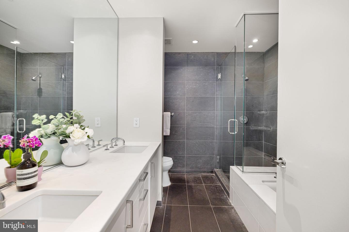 1177 22ND ST NW #4F, WASHINGTON, District Of Columbia 20037, 2 Bedrooms Bedrooms, ,2 BathroomsBathrooms,Residential,For sale,1177 22ND ST NW #4F,DCDC2247770 MLS # DCDC2247770