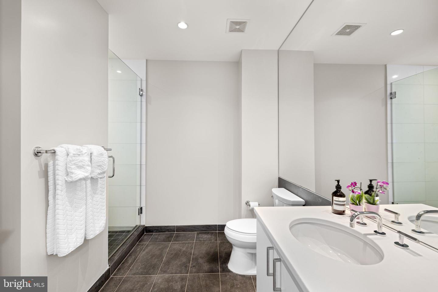 1177 22ND ST NW #4F, WASHINGTON, District Of Columbia 20037, 2 Bedrooms Bedrooms, ,2 BathroomsBathrooms,Residential,For sale,1177 22ND ST NW #4F,DCDC2247770 MLS # DCDC2247770