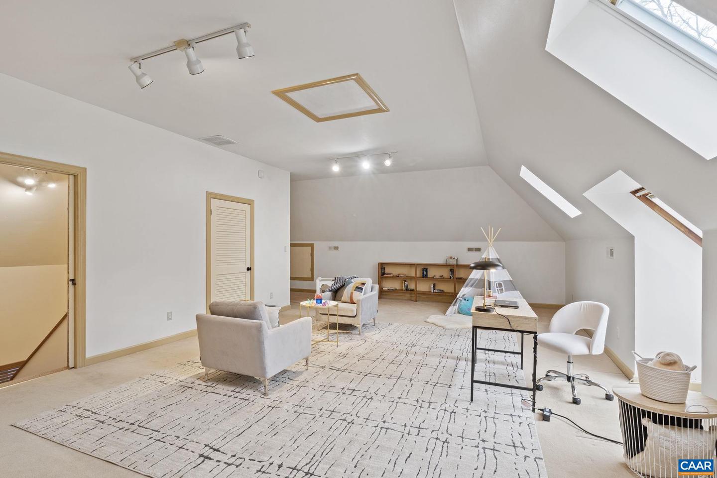 3104 EDGEWATER DR, CHARLOTTESVILLE, Virginia 22911, 4 Bedrooms Bedrooms, ,4 BathroomsBathrooms,Residential,For sale,3104 EDGEWATER DR,673662 MLS # 673662