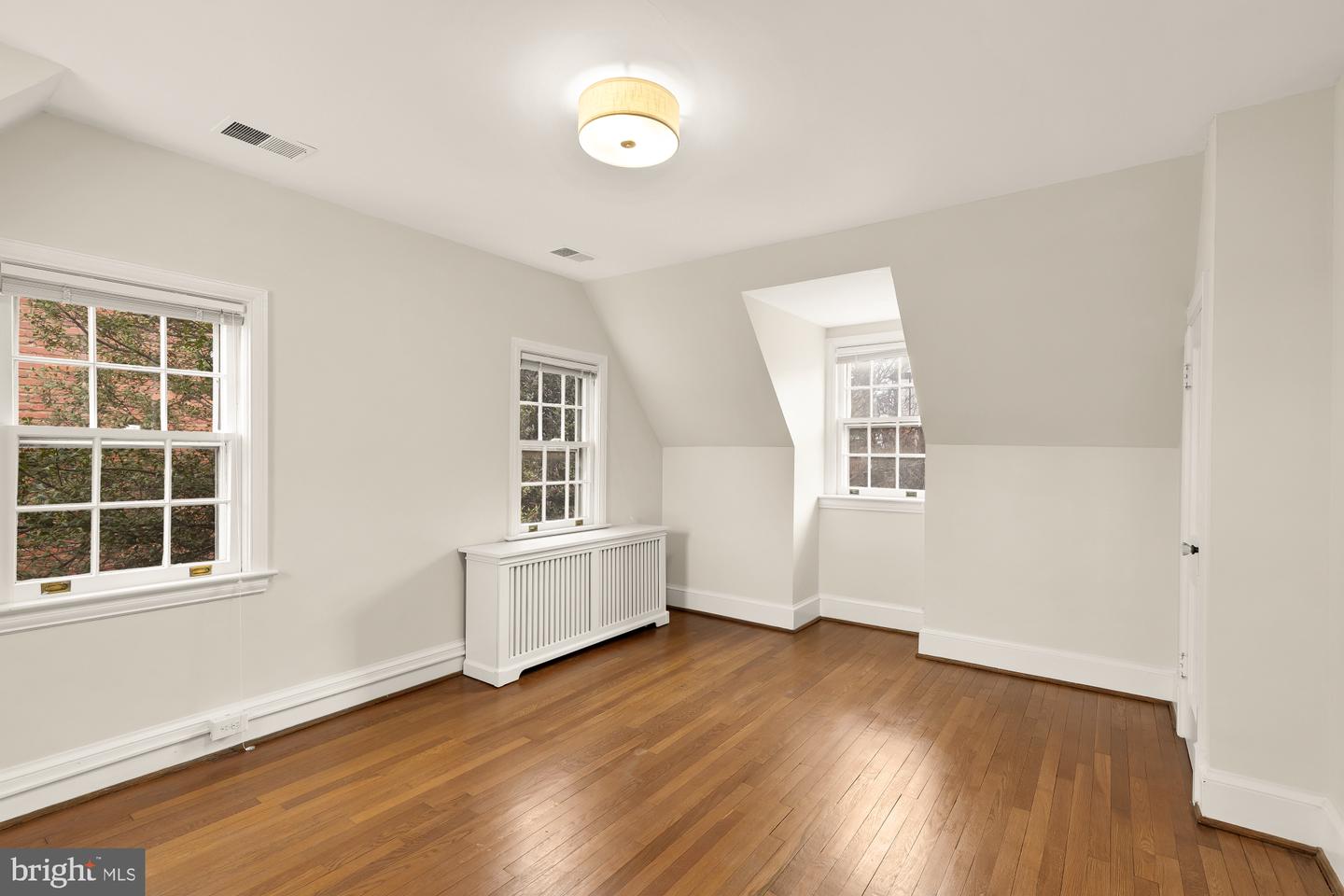 5413 31ST ST NW, WASHINGTON, District Of Columbia 20015, 4 Bedrooms Bedrooms, ,2 BathroomsBathrooms,Residential,For sale,5413 31ST ST NW,DCDC2247780 MLS # DCDC2247780