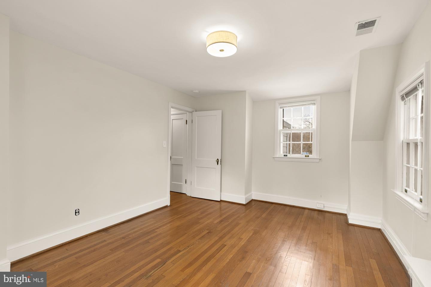 5413 31ST ST NW, WASHINGTON, District Of Columbia 20015, 4 Bedrooms Bedrooms, ,2 BathroomsBathrooms,Residential,For sale,5413 31ST ST NW,DCDC2247780 MLS # DCDC2247780