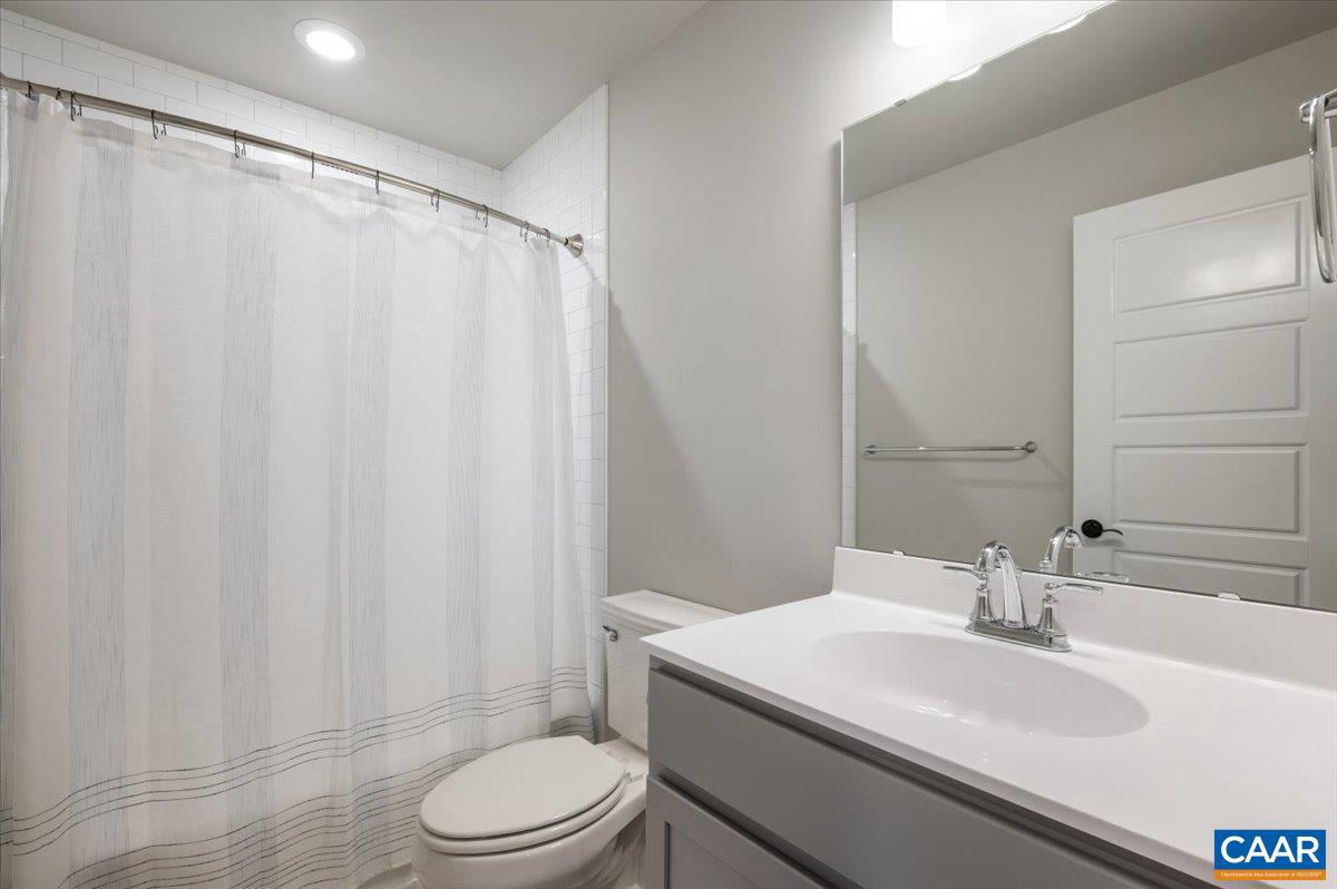 3421 THICKET RUN PL, CHARLOTTESVILLE, Virginia 22911, 5 Bedrooms Bedrooms, ,4 BathroomsBathrooms,Residential,For sale,3421 THICKET RUN PL,673668 MLS # 673668