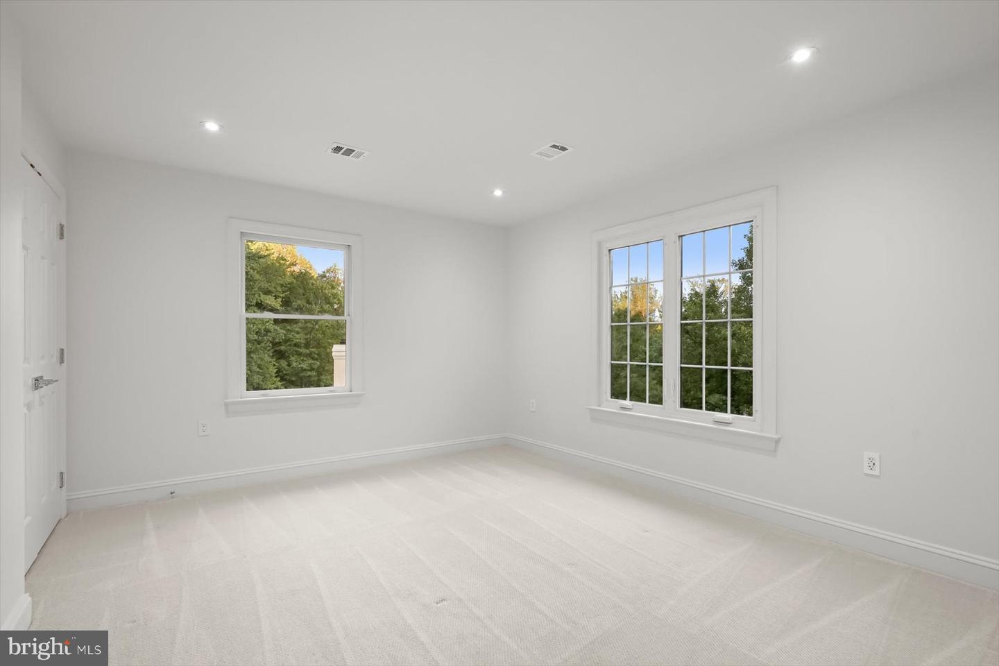 1404 WYNHURST LN, VIENNA, Virginia 22182, 5 Bedrooms Bedrooms, ,4 BathroomsBathrooms,Residential,For sale,1404 WYNHURST LN,VAFX2292770 MLS # VAFX2292770