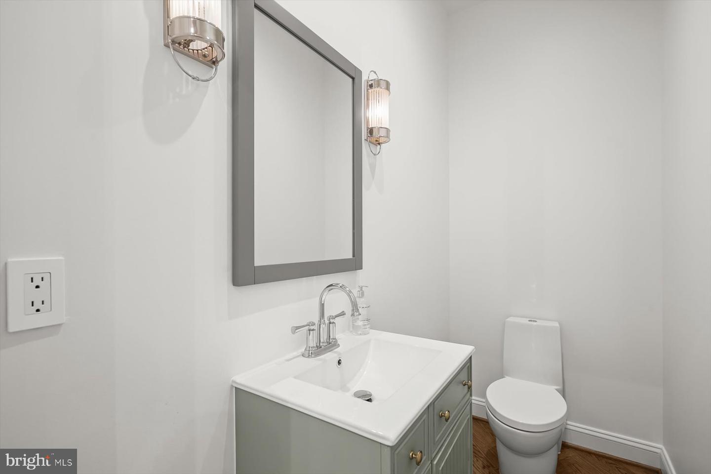 1404 WYNHURST LN, VIENNA, Virginia 22182, 5 Bedrooms Bedrooms, ,4 BathroomsBathrooms,Residential,For sale,1404 WYNHURST LN,VAFX2292770 MLS # VAFX2292770