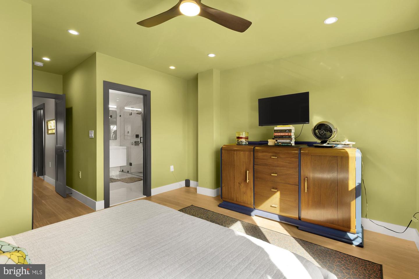 47 T ST NE, WASHINGTON, District Of Columbia 20002, 4 Bedrooms Bedrooms, ,3 BathroomsBathrooms,Residential,For sale,47 T ST NE,DCDC2247802 MLS # DCDC2247802