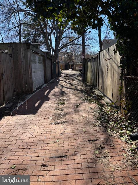 635 14TH PL NE, WASHINGTON, District Of Columbia 20002, 3 Bedrooms Bedrooms, ,1 BathroomBathrooms,Residential,For sale,635 14TH PL NE,DCDC2247804 MLS # DCDC2247804