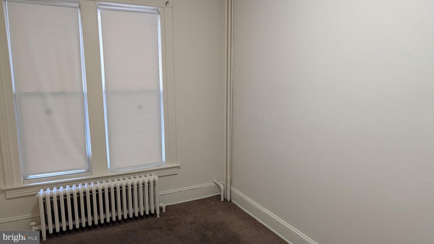 635 14TH PL NE, WASHINGTON, District Of Columbia 20002, 3 Bedrooms Bedrooms, ,1 BathroomBathrooms,Residential,For sale,635 14TH PL NE,DCDC2247804 MLS # DCDC2247804