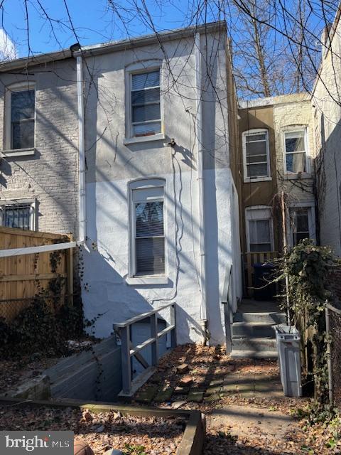 635 14TH PL NE, WASHINGTON, District Of Columbia 20002, 3 Bedrooms Bedrooms, ,1 BathroomBathrooms,Residential,For sale,635 14TH PL NE,DCDC2247804 MLS # DCDC2247804