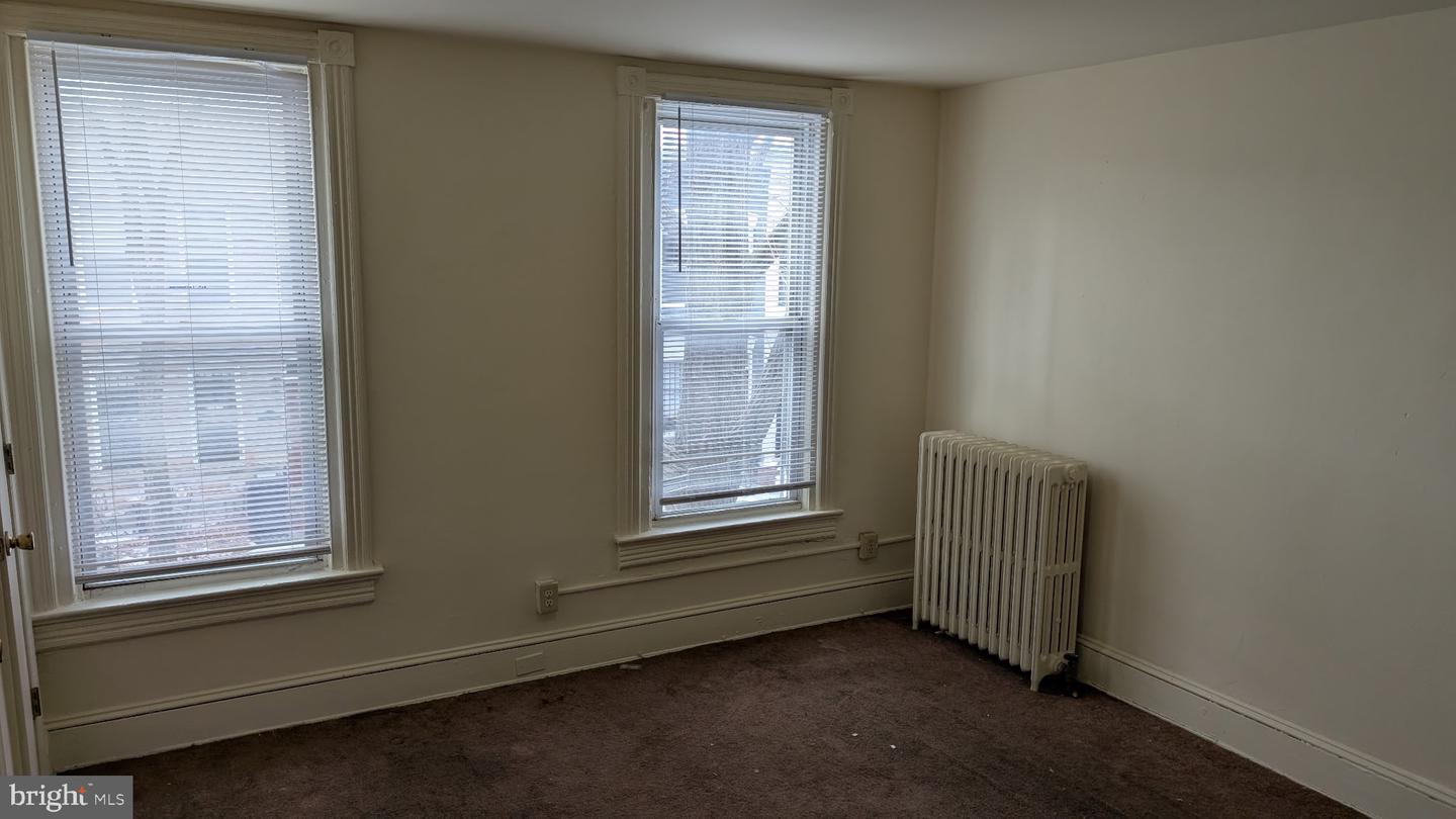 635 14TH PL NE, WASHINGTON, District Of Columbia 20002, 3 Bedrooms Bedrooms, ,1 BathroomBathrooms,Residential,For sale,635 14TH PL NE,DCDC2247804 MLS # DCDC2247804