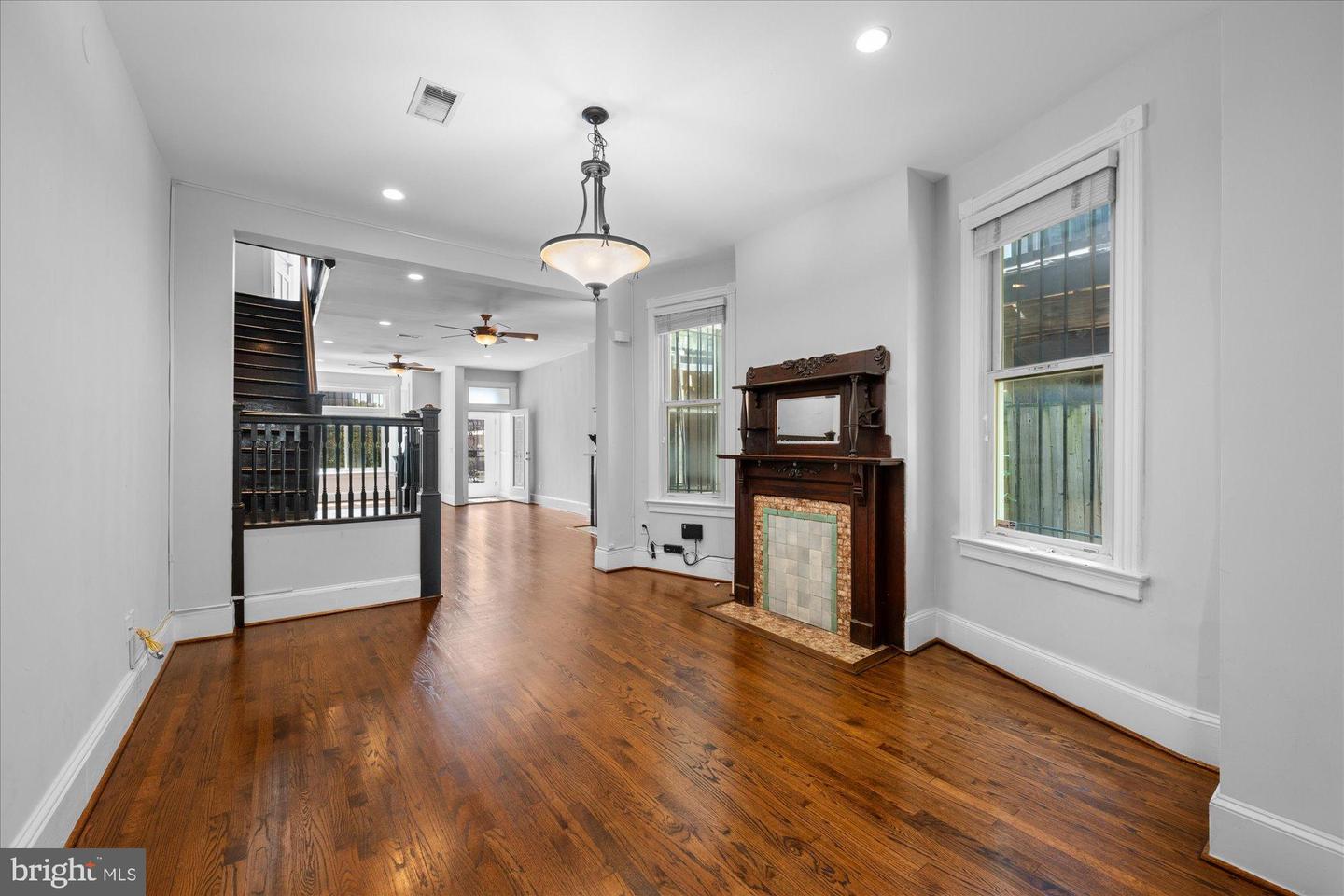 221 M ST NW, WASHINGTON, District Of Columbia 20001, 5 Bedrooms Bedrooms, 9 Rooms Rooms,3 BathroomsBathrooms,Residential,For sale,221 M ST NW,DCDC2247808 MLS # DCDC2247808