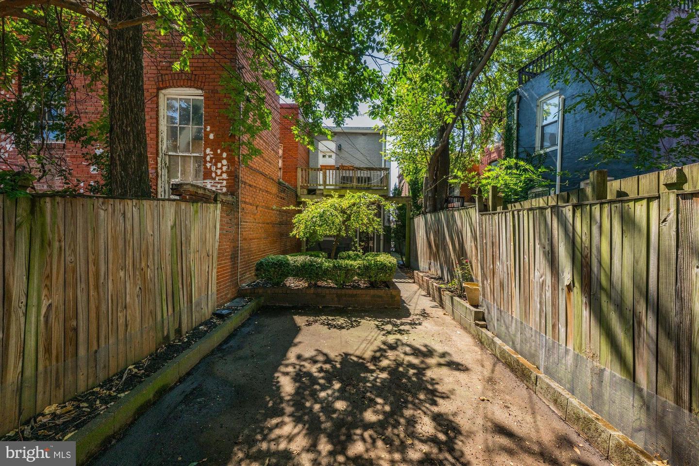 221 M ST NW, WASHINGTON, District Of Columbia 20001, 5 Bedrooms Bedrooms, 9 Rooms Rooms,3 BathroomsBathrooms,Residential,For sale,221 M ST NW,DCDC2247808 MLS # DCDC2247808