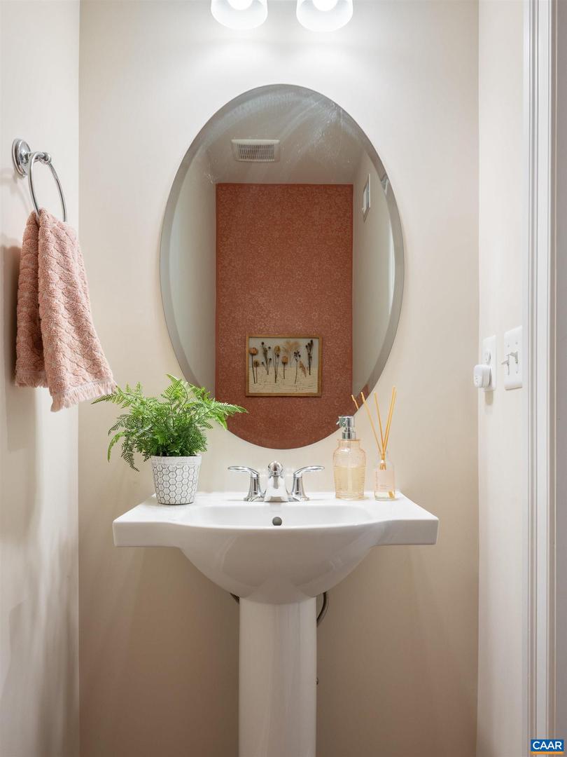 430 CLAIBOURNE RD, CROZET, Virginia 22932, 3 Bedrooms Bedrooms, ,2 BathroomsBathrooms,Residential,For sale,430 CLAIBOURNE RD,673678 MLS # 673678