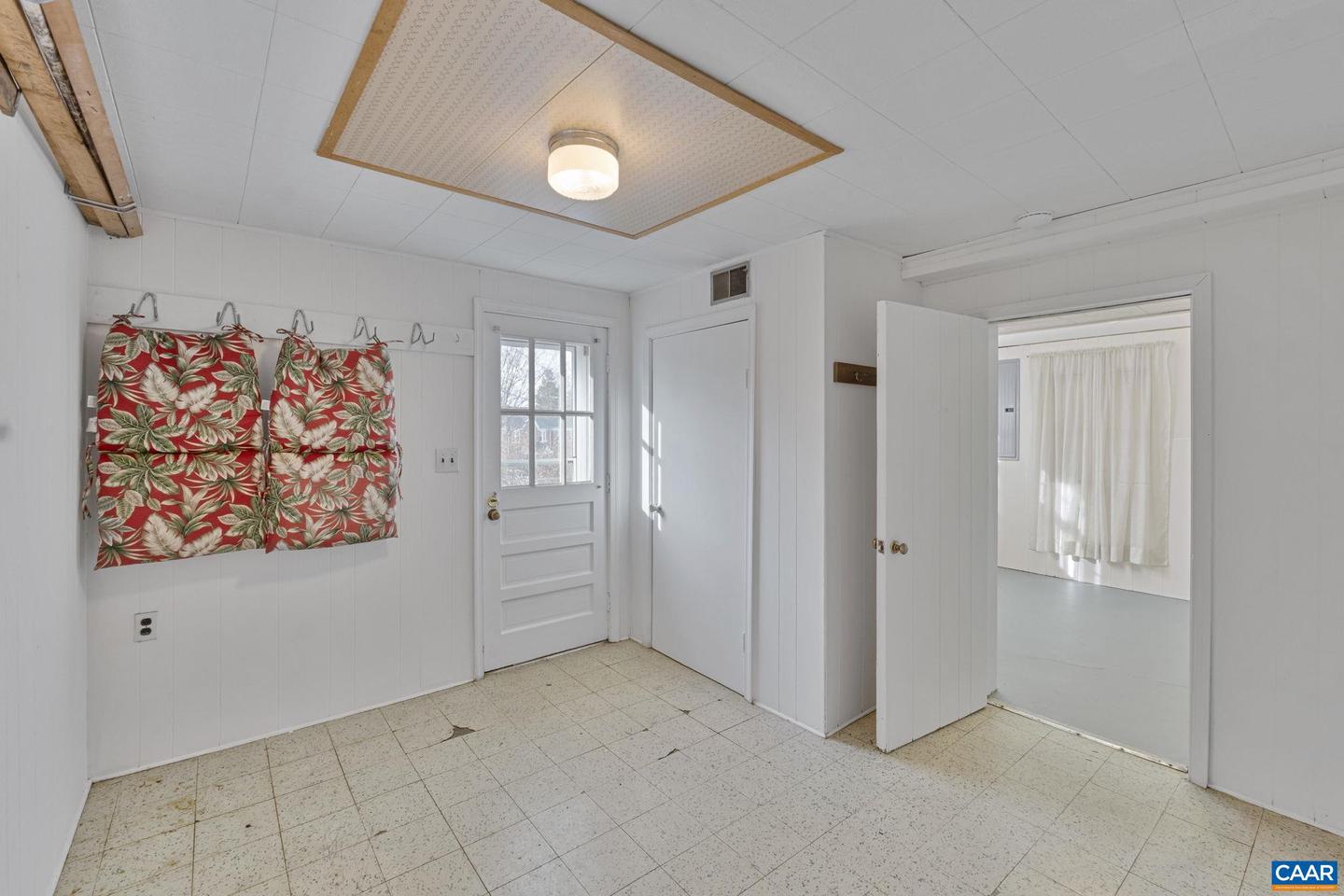 221 LEE AVE, ORANGE, Virginia 22960, 3 Bedrooms Bedrooms, ,2 BathroomsBathrooms,Residential,For sale,221 LEE AVE,673679 MLS # 673679 221 LEE AVE, ORANGE, Virginia 22960, 3 Bedrooms Bedrooms, ,2 BathroomsBathrooms,Residential,For sale,221 LEE AVE,673679 MLS # 673679