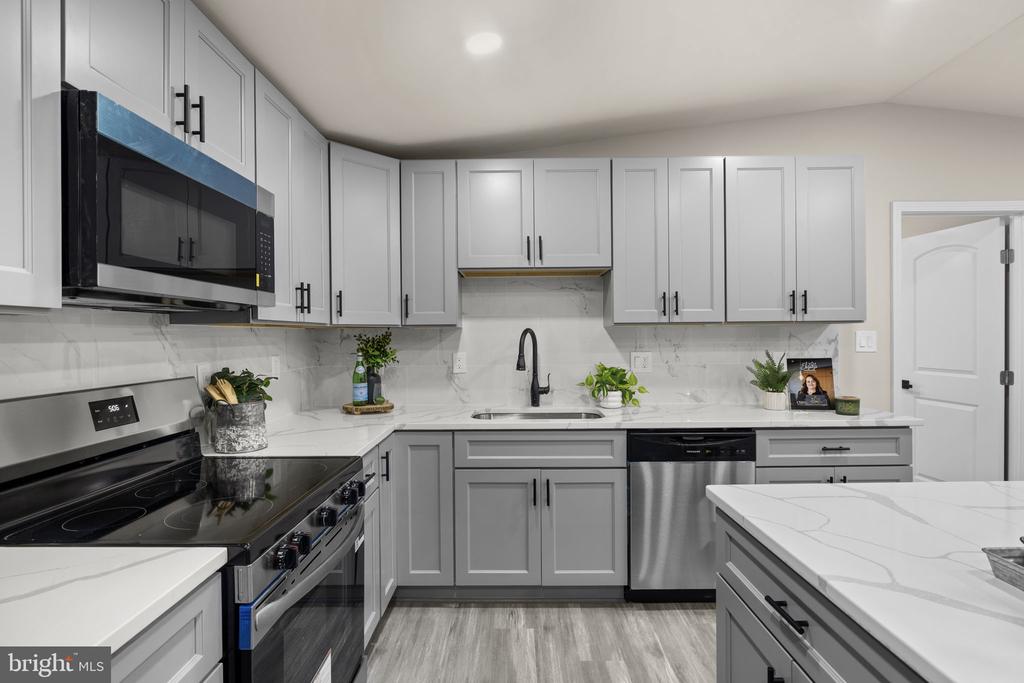 3125 DANBURY CIR, SPOTSYLVANIA, Virginia 22551, 3 Bedrooms Bedrooms, ,2 BathroomsBathrooms,Residential,3125 DANBURY CIR,VASP2039586 MLS # VASP2039586