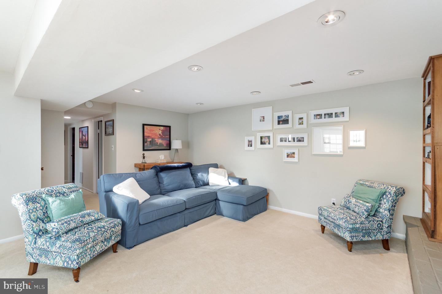 6208 REDWOOD LN, ALEXANDRIA, Virginia 22310, 5 Bedrooms Bedrooms, 11 Rooms Rooms,3 BathroomsBathrooms,Residential,For sale,6208 REDWOOD LN,VAFX2275388 MLS # VAFX2275388