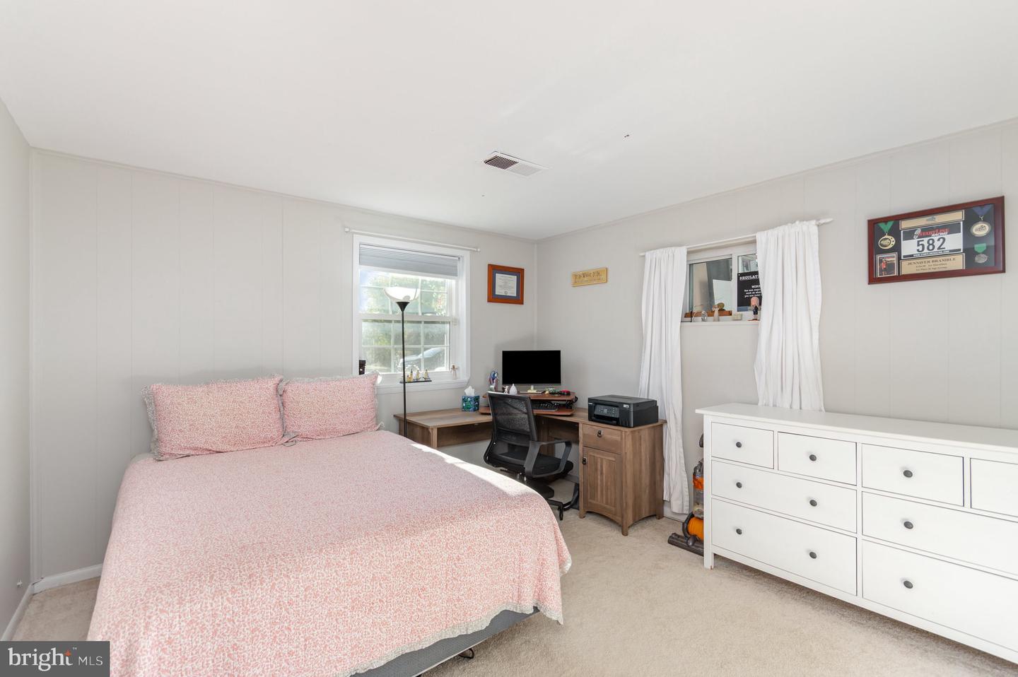 6208 REDWOOD LN, ALEXANDRIA, Virginia 22310, 5 Bedrooms Bedrooms, 11 Rooms Rooms,3 BathroomsBathrooms,Residential,For sale,6208 REDWOOD LN,VAFX2275388 MLS # VAFX2275388