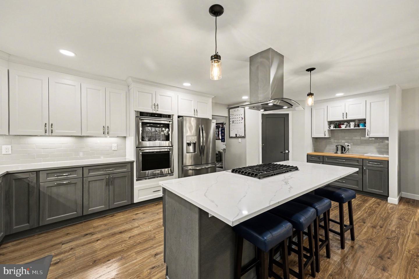 6208 REDWOOD LN, ALEXANDRIA, Virginia 22310, 5 Bedrooms Bedrooms, 11 Rooms Rooms,3 BathroomsBathrooms,Residential,For sale,6208 REDWOOD LN,VAFX2275388 MLS # VAFX2275388