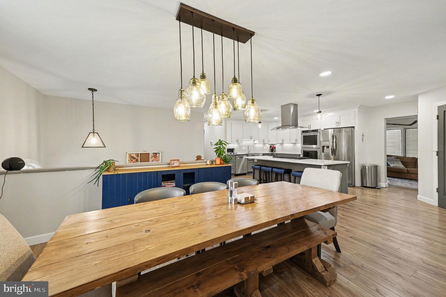 6208 REDWOOD LN, ALEXANDRIA, Virginia 22310, 5 Bedrooms Bedrooms, 11 Rooms Rooms,3 BathroomsBathrooms,Residential,For sale,6208 REDWOOD LN,VAFX2275388 MLS # VAFX2275388