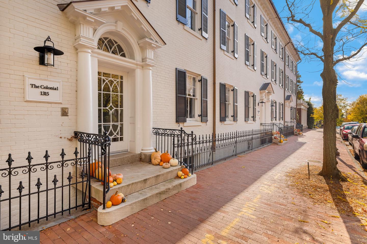 1305 30TH ST NW #106, WASHINGTON, District Of Columbia 20007, 2 Bedrooms Bedrooms, ,3 BathroomsBathrooms,Residential,For sale,1305 30TH ST NW #106,DCDC2230536 MLS # DCDC2230536