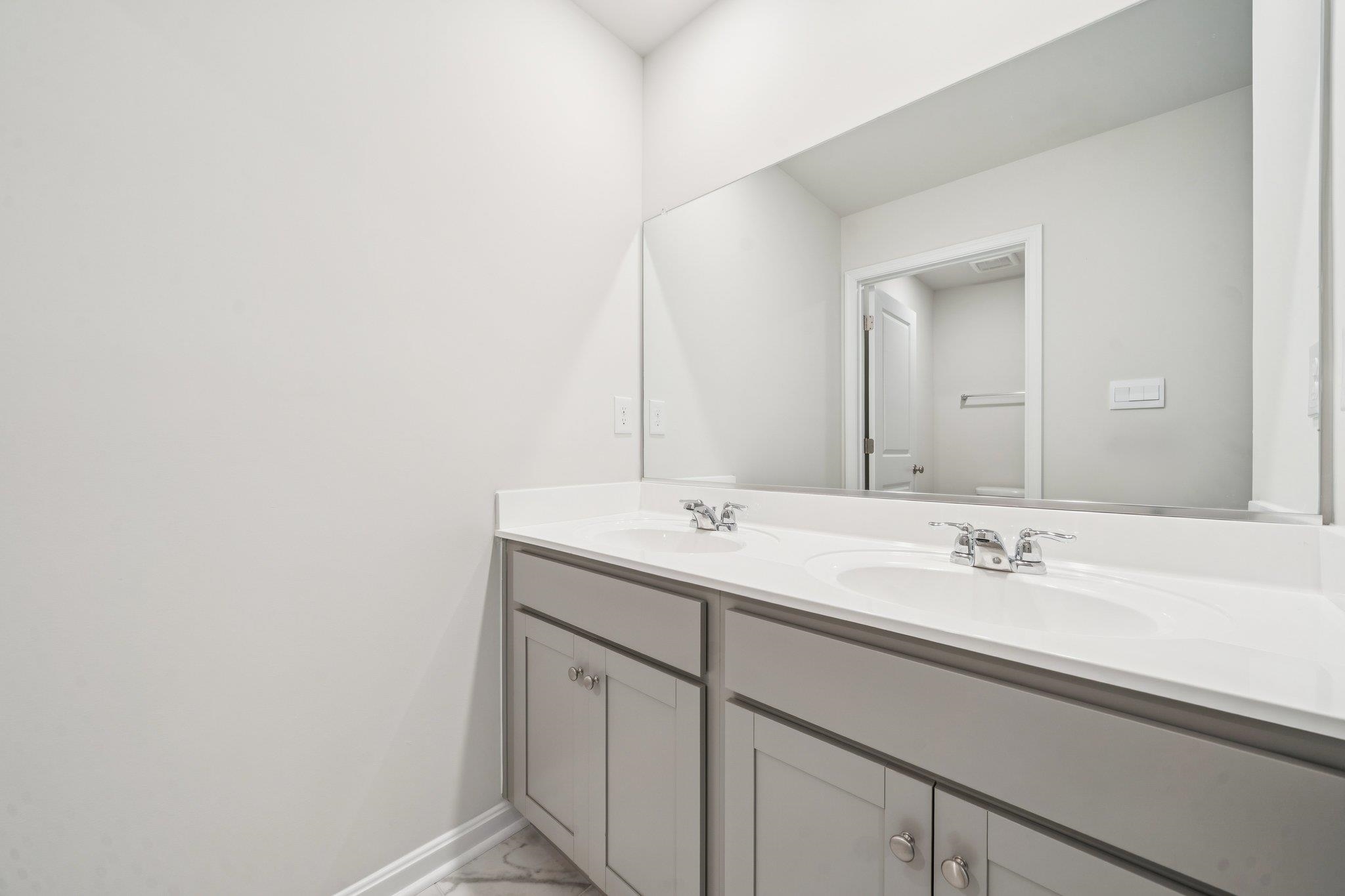 576 SUMMERCREST AVE, WAYNESBORO, Virginia 22980, 5 Bedrooms Bedrooms, ,3 BathroomsBathrooms,Residential,576 SUMMERCREST AVE,673535 MLS # 673535