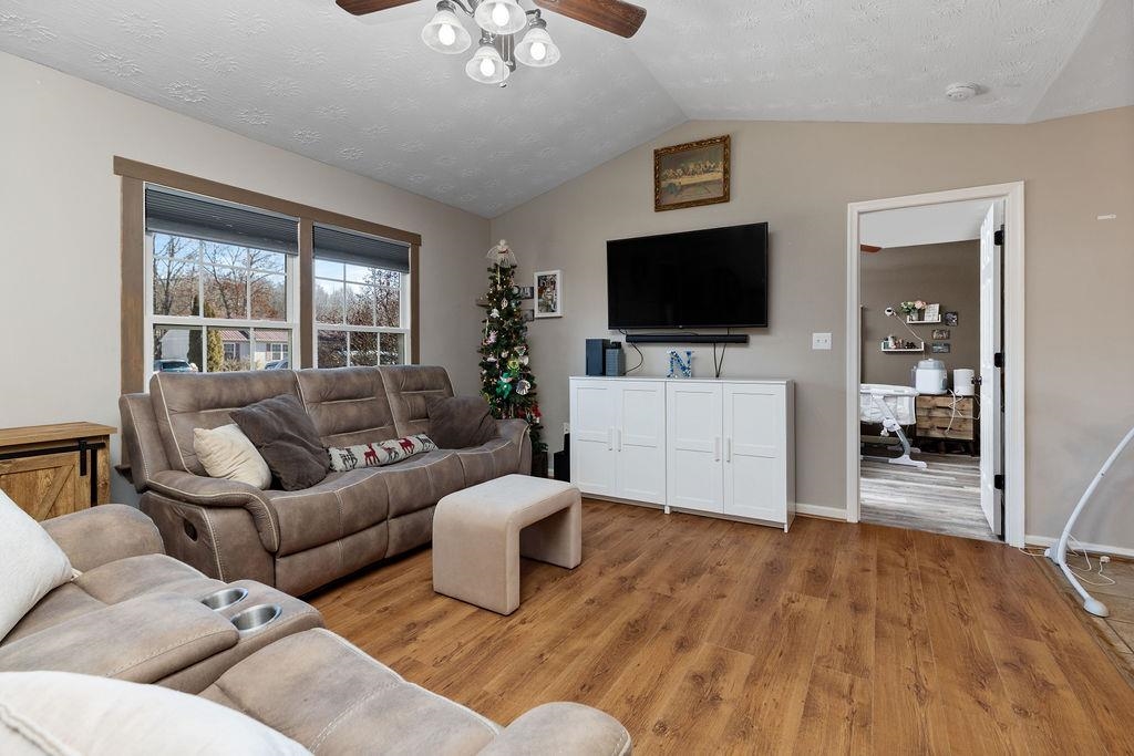 149 CHINA CLAY RD, STUARTS DRAFT, Virginia 24477, 3 Bedrooms Bedrooms, ,2 BathroomsBathrooms,Residential,149 CHINA CLAY RD,673693 MLS # 673693