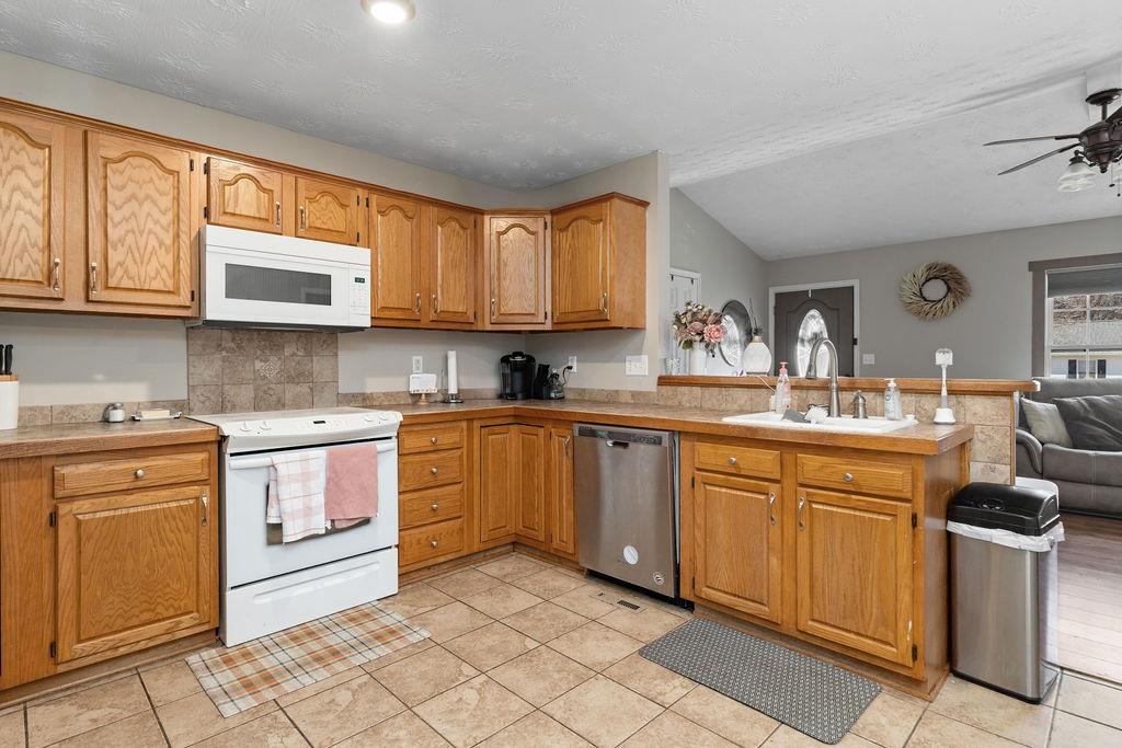 149 CHINA CLAY RD, STUARTS DRAFT, Virginia 24477, 3 Bedrooms Bedrooms, ,2 BathroomsBathrooms,Residential,149 CHINA CLAY RD,673693 MLS # 673693