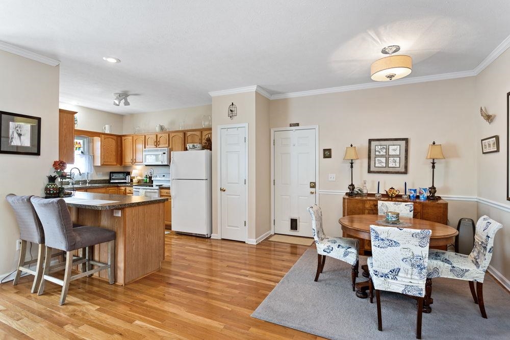 with access to garage!