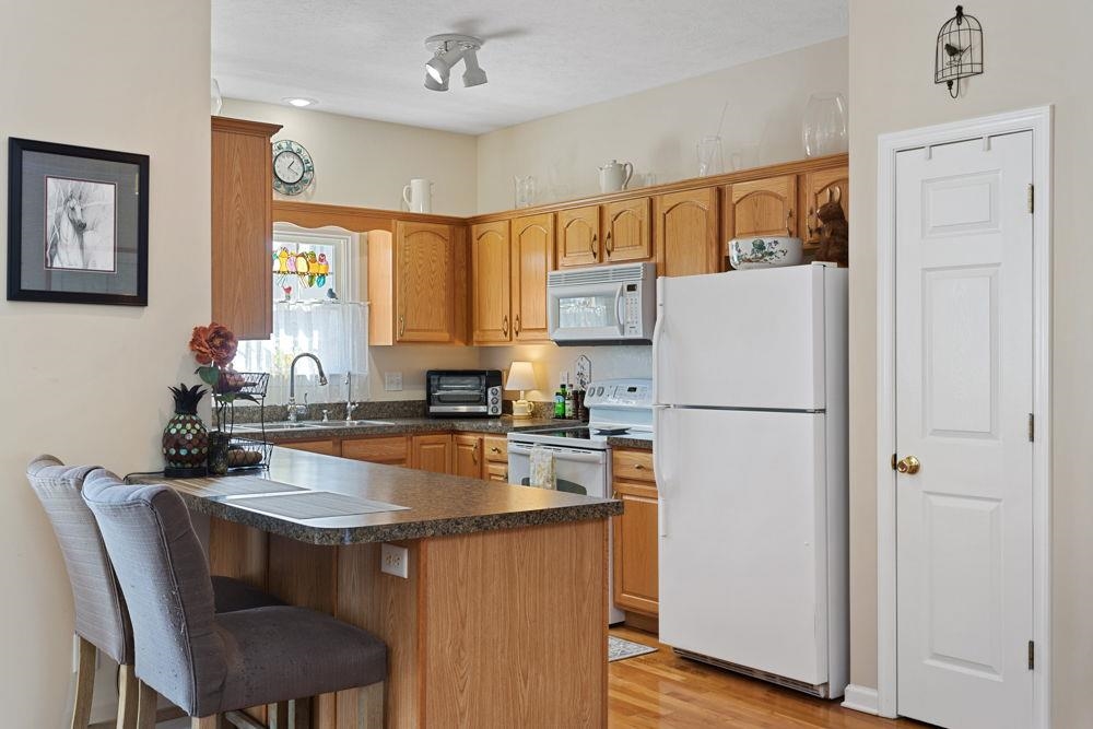 with pantry and breakfast bar!