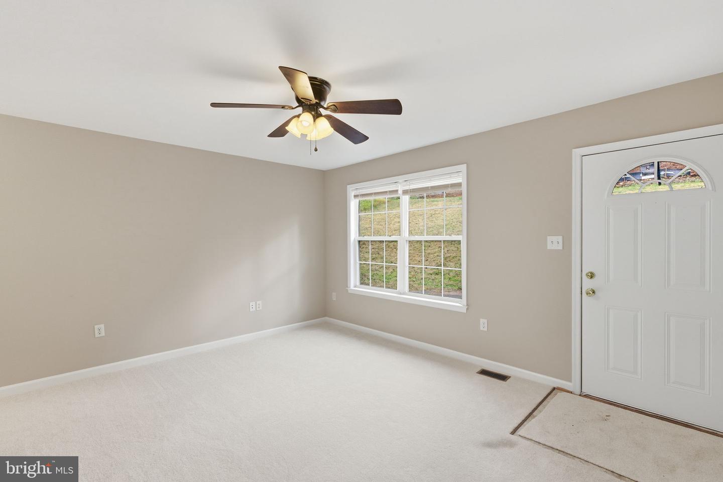 139 WAMBACH CT, FRONT ROYAL, Virginia 22630, 3 Bedrooms Bedrooms, 8 Rooms Rooms,2 BathroomsBathrooms,Residential,For sale,139 WAMBACH CT,VAWR2012876 MLS # VAWR2012876