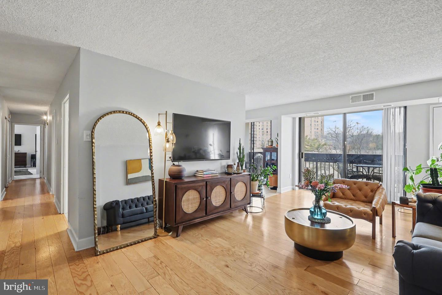 5300 HOLMES RUN PKWY #615, ALEXANDRIA, Virginia 22304, 3 Bedrooms Bedrooms, ,2 BathroomsBathrooms,Residential,For sale,5300 HOLMES RUN PKWY #615,VAAX2052166 MLS # VAAX2052166