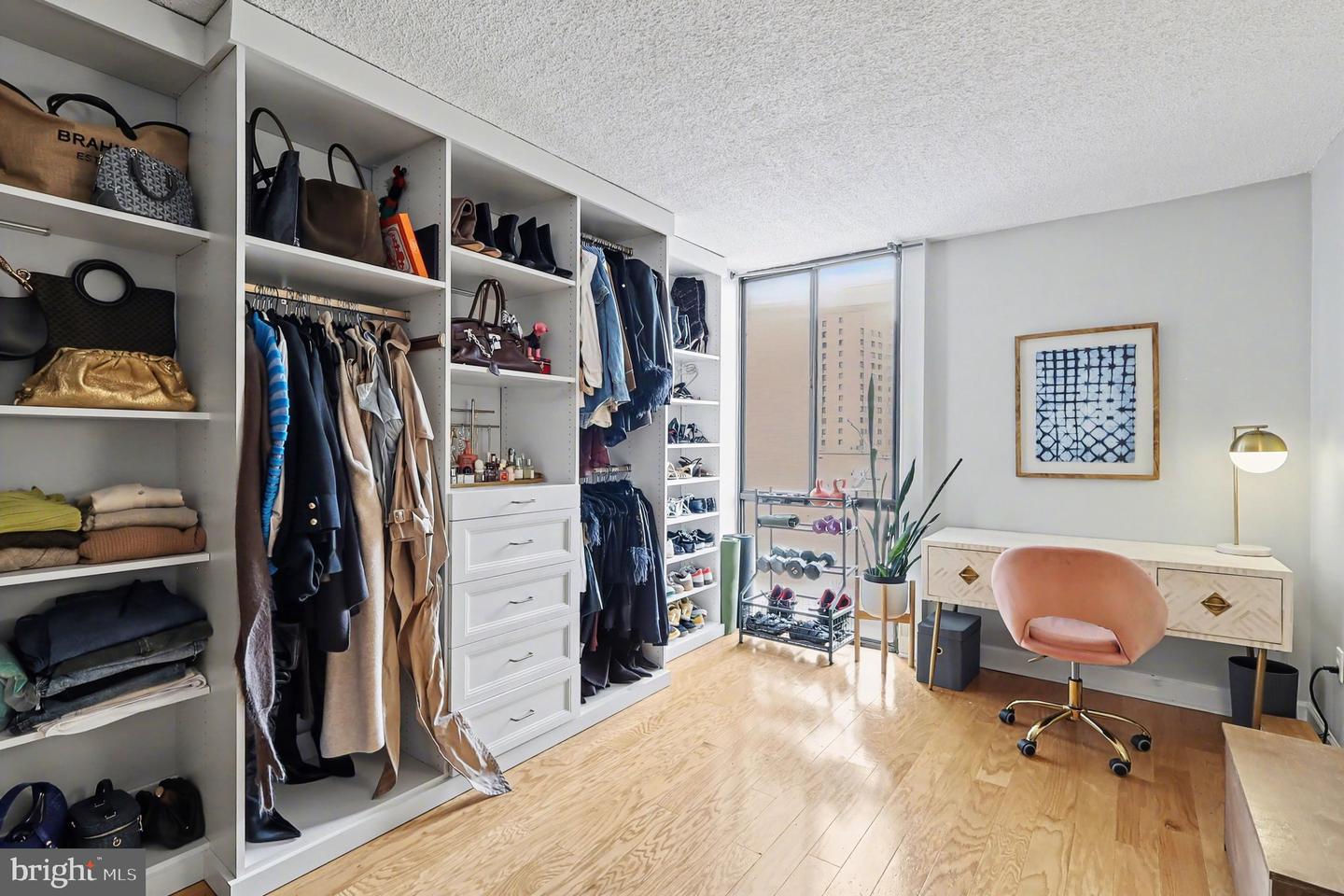 5300 HOLMES RUN PKWY #615, ALEXANDRIA, Virginia 22304, 3 Bedrooms Bedrooms, ,2 BathroomsBathrooms,Residential,For sale,5300 HOLMES RUN PKWY #615,VAAX2052166 MLS # VAAX2052166