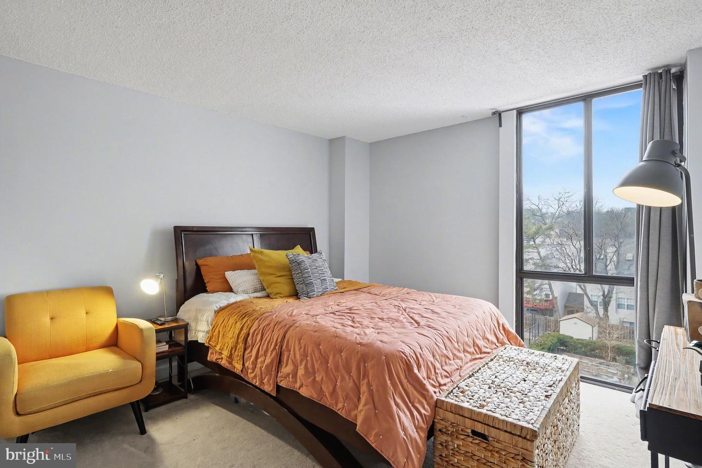 5300 HOLMES RUN PKWY #615, ALEXANDRIA, Virginia 22304, 3 Bedrooms Bedrooms, ,2 BathroomsBathrooms,Residential,For sale,5300 HOLMES RUN PKWY #615,VAAX2052166 MLS # VAAX2052166