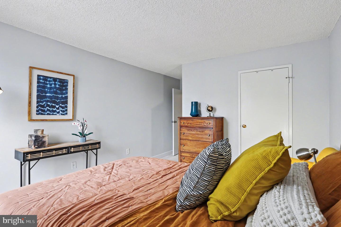 5300 HOLMES RUN PKWY #615, ALEXANDRIA, Virginia 22304, 3 Bedrooms Bedrooms, ,2 BathroomsBathrooms,Residential,For sale,5300 HOLMES RUN PKWY #615,VAAX2052166 MLS # VAAX2052166