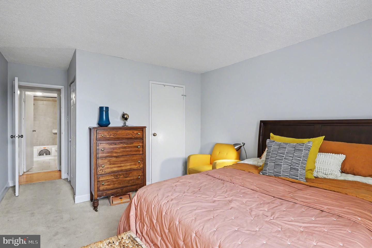 5300 HOLMES RUN PKWY #615, ALEXANDRIA, Virginia 22304, 3 Bedrooms Bedrooms, ,2 BathroomsBathrooms,Residential,For sale,5300 HOLMES RUN PKWY #615,VAAX2052166 MLS # VAAX2052166