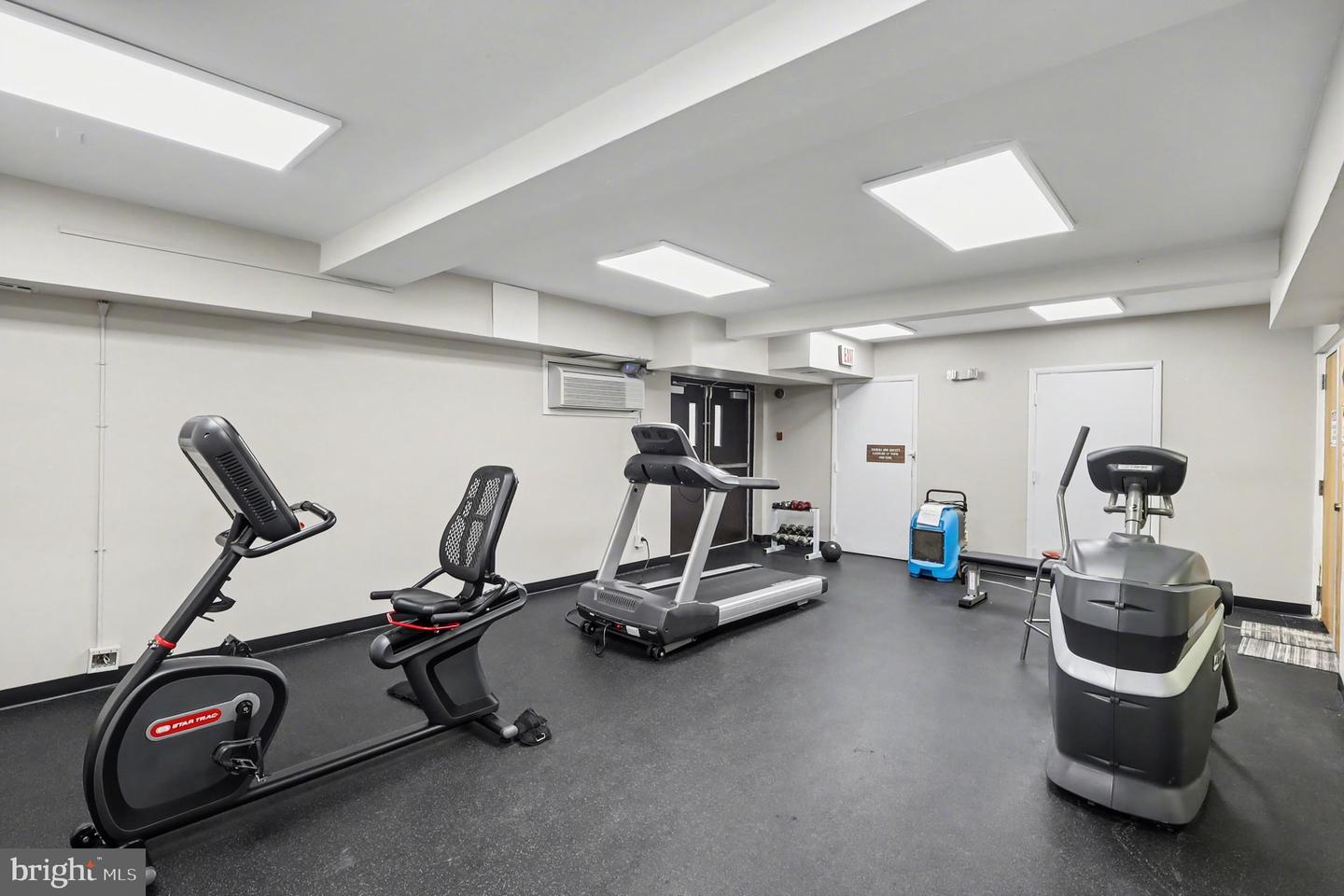 5300 HOLMES RUN PKWY #615, ALEXANDRIA, Virginia 22304, 3 Bedrooms Bedrooms, ,2 BathroomsBathrooms,Residential,For sale,5300 HOLMES RUN PKWY #615,VAAX2052166 MLS # VAAX2052166