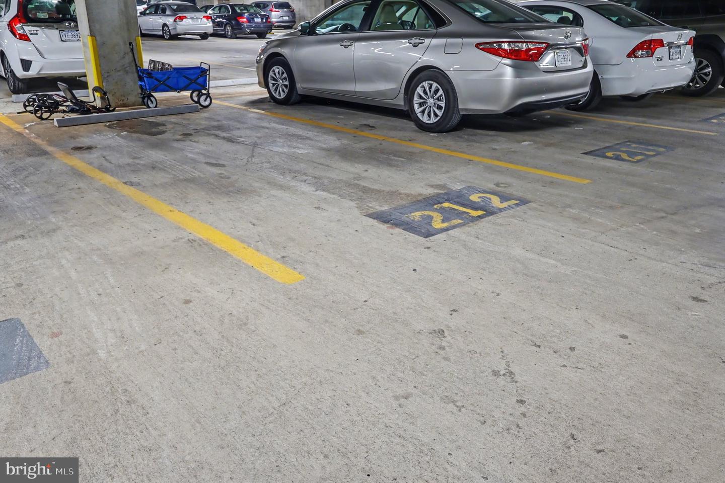 5300 HOLMES RUN PKWY #615, ALEXANDRIA, Virginia 22304, 3 Bedrooms Bedrooms, ,2 BathroomsBathrooms,Residential,For sale,5300 HOLMES RUN PKWY #615,VAAX2052166 MLS # VAAX2052166