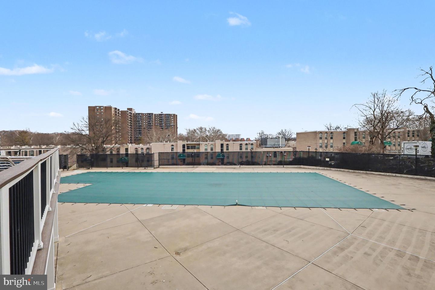 5300 HOLMES RUN PKWY #615, ALEXANDRIA, Virginia 22304, 3 Bedrooms Bedrooms, ,2 BathroomsBathrooms,Residential,For sale,5300 HOLMES RUN PKWY #615,VAAX2052166 MLS # VAAX2052166